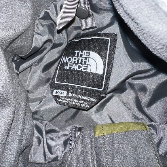 The North Face Interchangeable Boys Jacket! Good condition! North Face!!!! - Picture 4 of 7